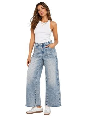 Free Assembly Wide Leg Jeans
Size 12 Light Wash Cropped Raw Hem High Rise Trendy